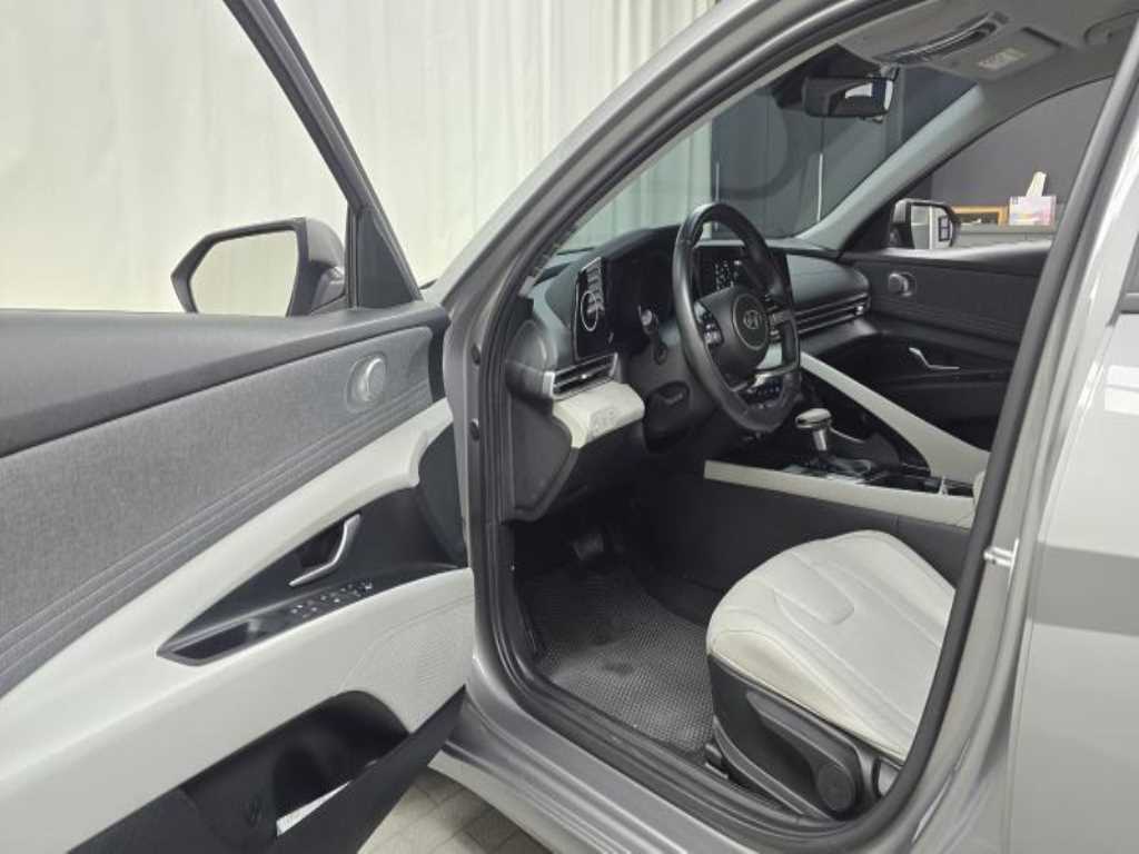 HYUNDAI Avante - Vista 11