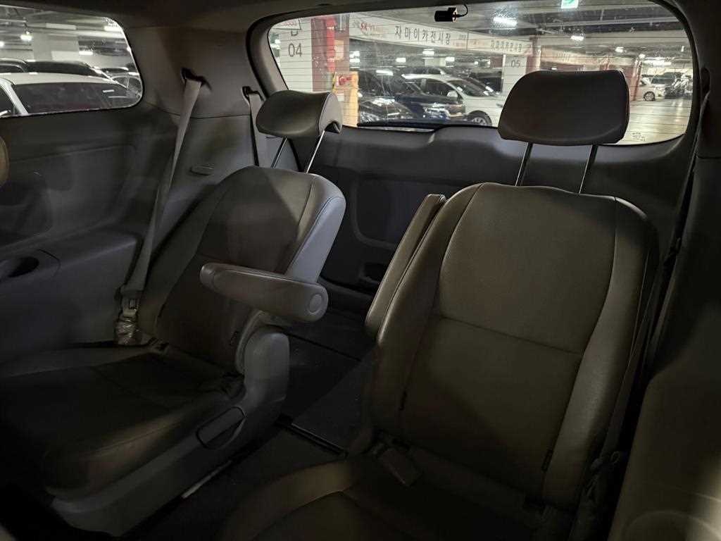 KIA Carnival 2018 Negro - Importación desde Corea - HF Imports Iquique - Foto 16