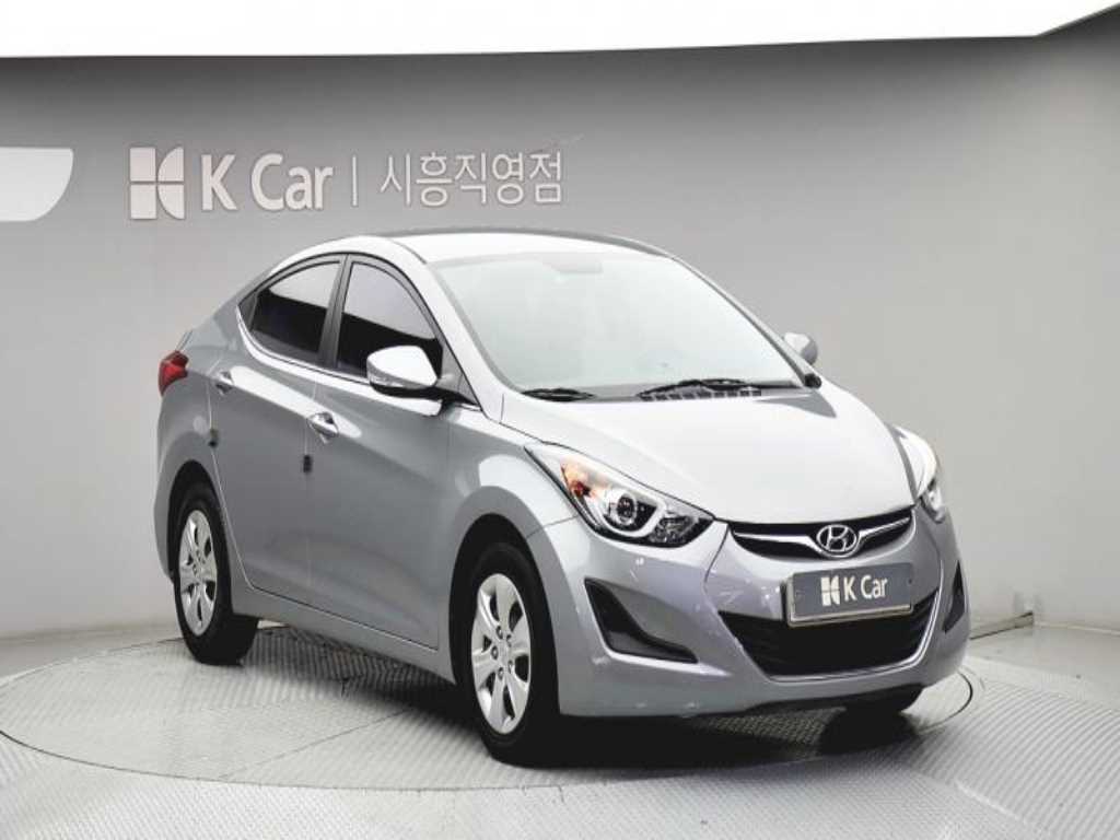 HYUNDAI Avante - Vista 2