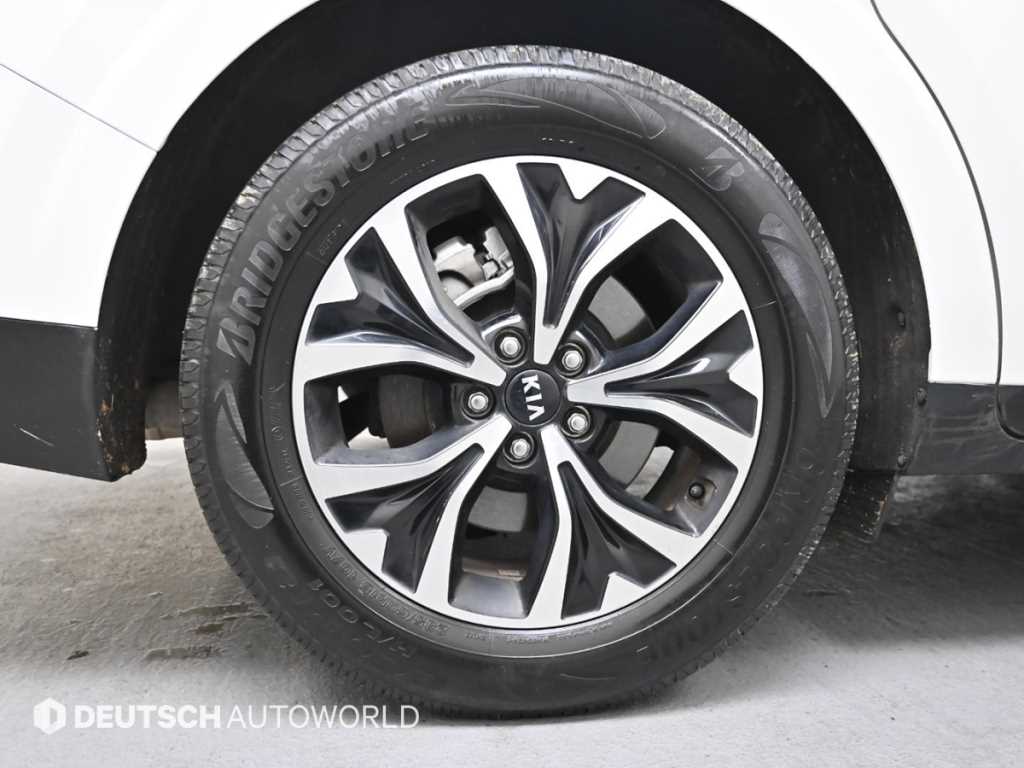 KIA Carnival - Vista 5