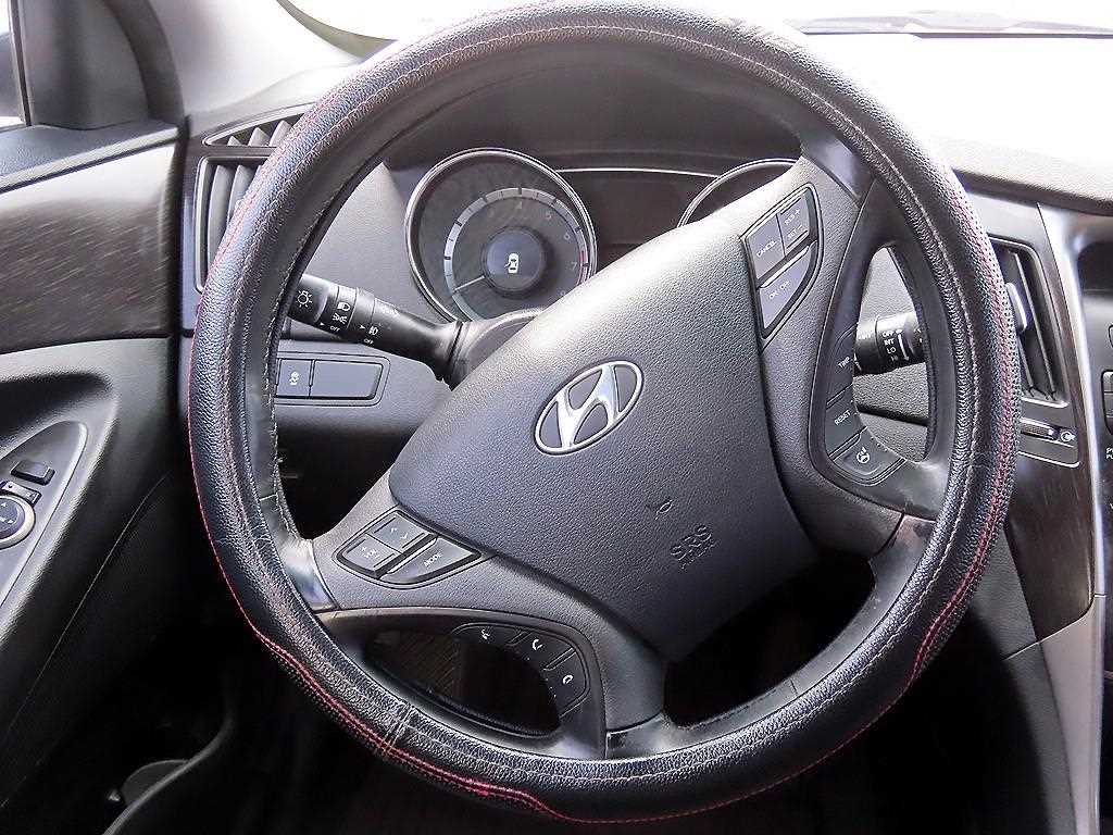 HYUNDAI Sonata - Vista 7