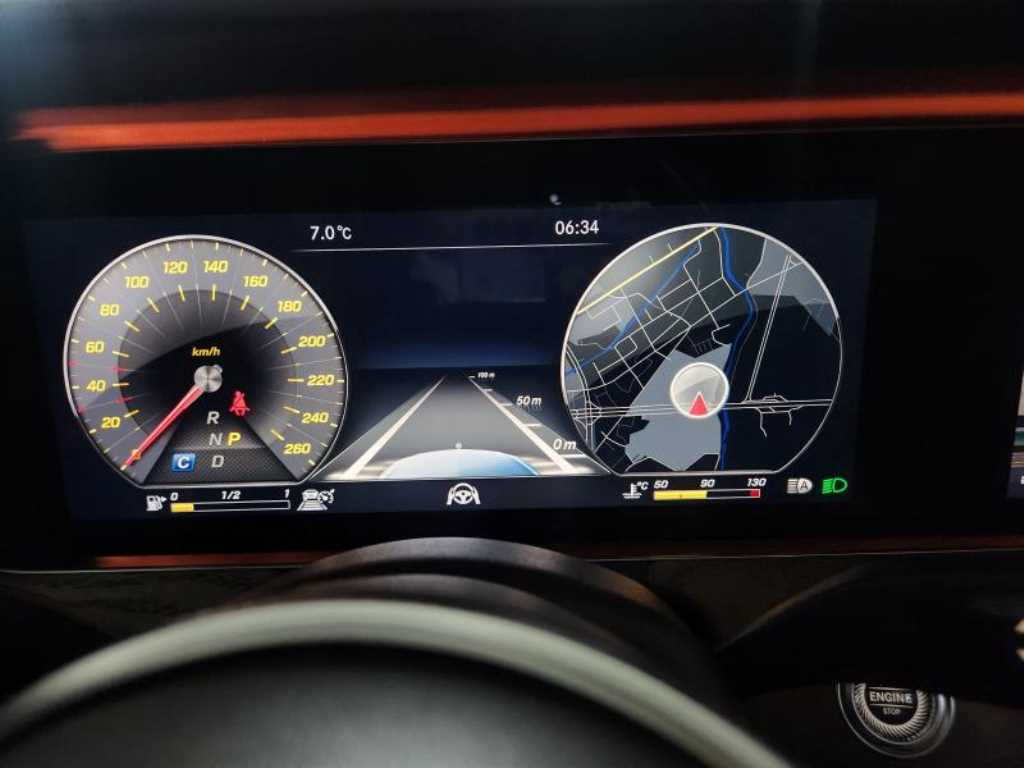 Mercedes Benz E class - Vista 6