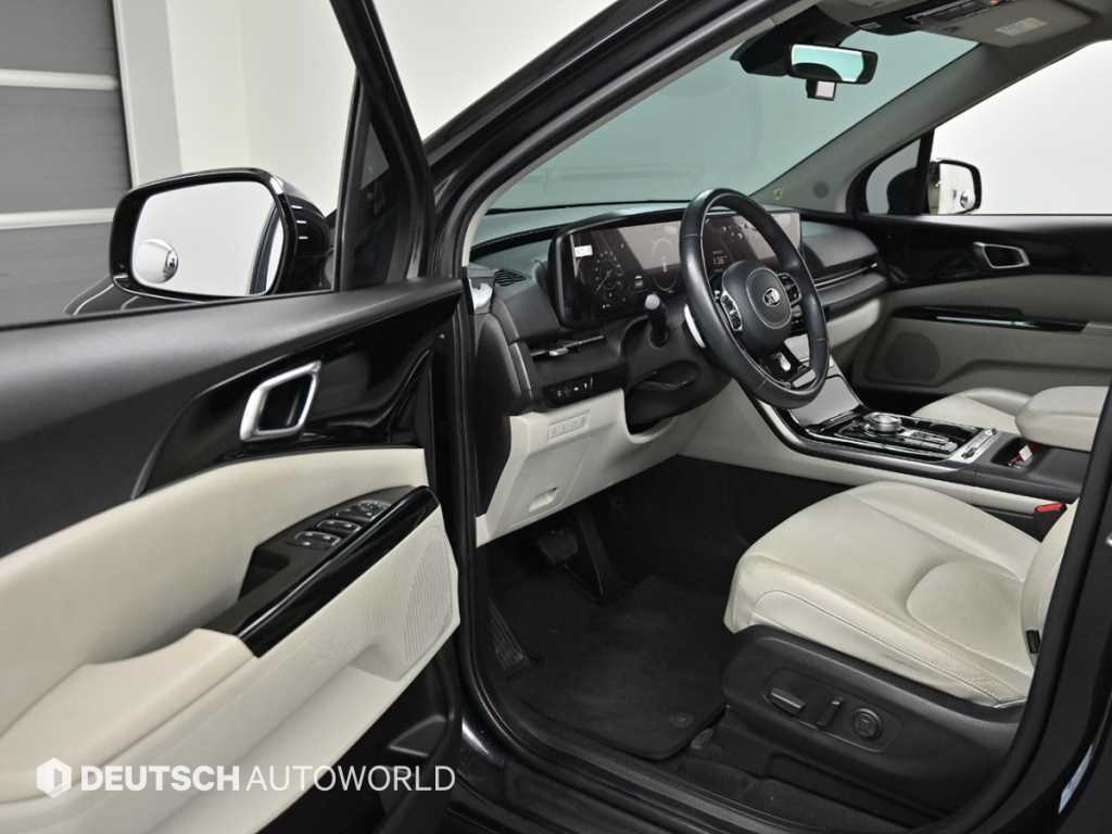 KIA Carnival - Vista 11