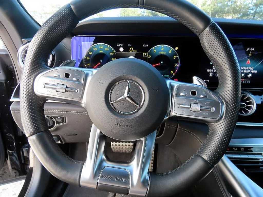 Mercedes Benz AMG GT - Vista 8