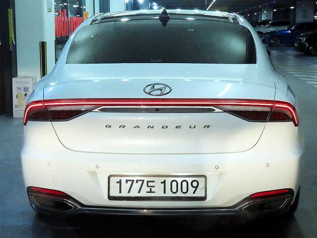 HYUNDAI Grandeur - Vista 5