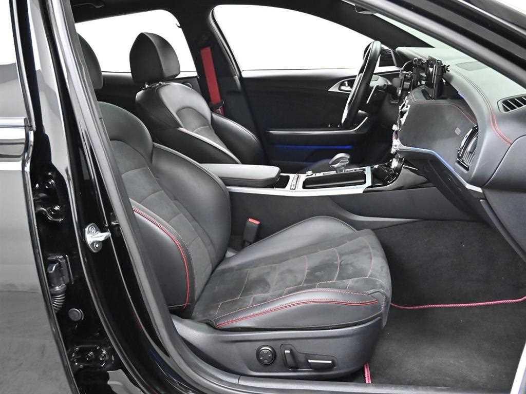 KIA Stinger - Vista 10