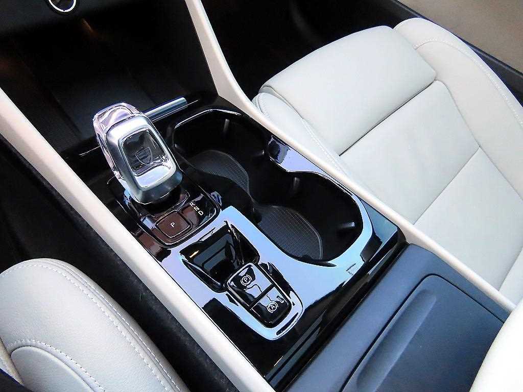 Volvo XC40 - Vista 10