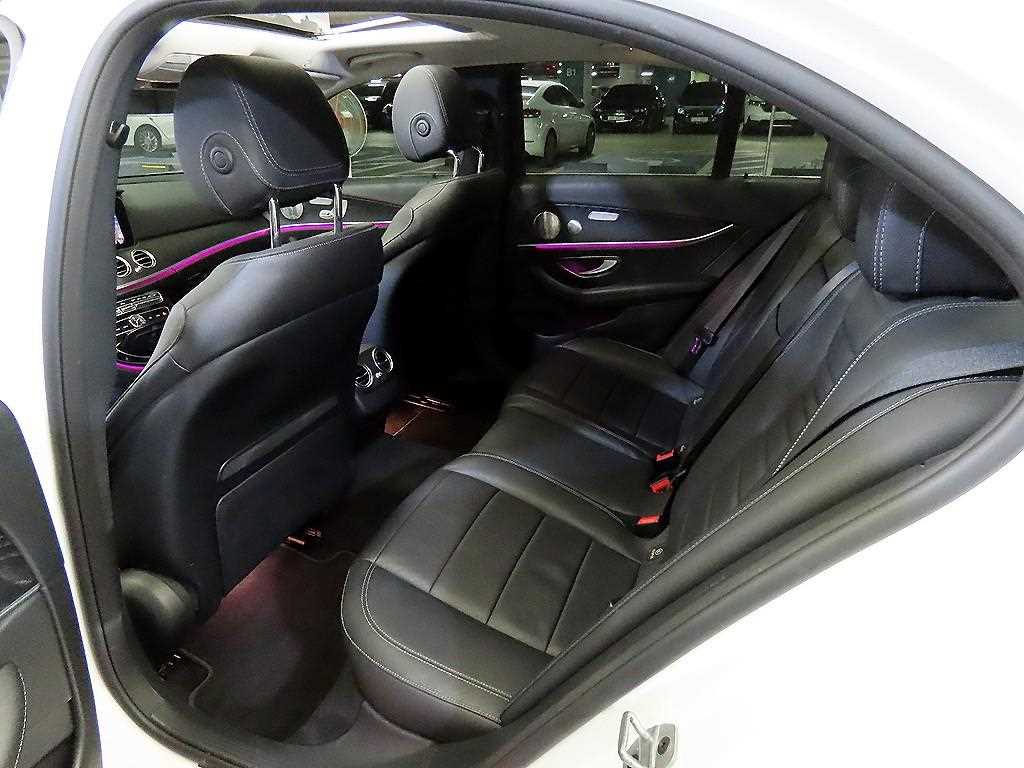 Mercedes Benz E class - Vista 7