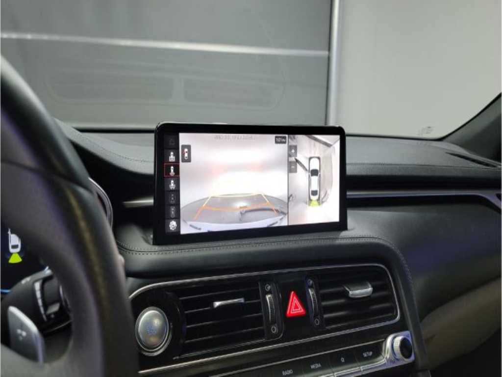 Genesis G70 - Vista 9