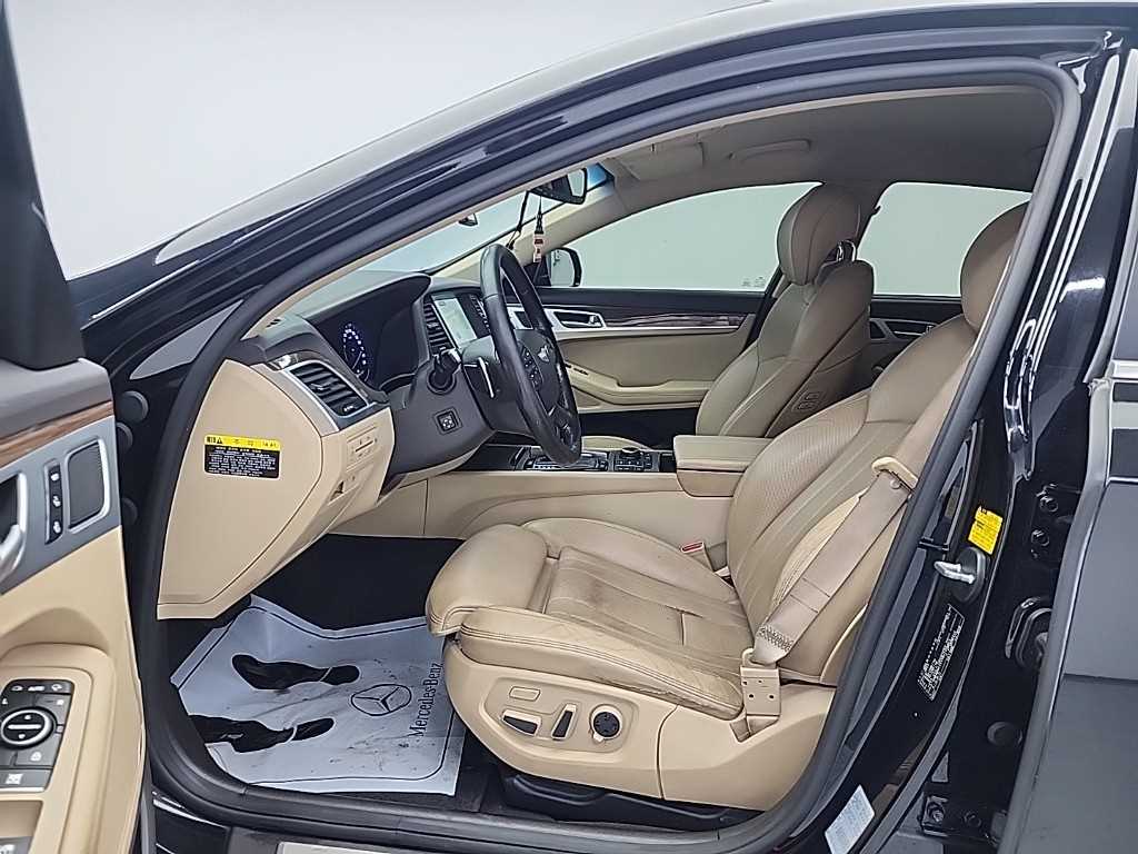 HYUNDAI Genesis - Vista 11