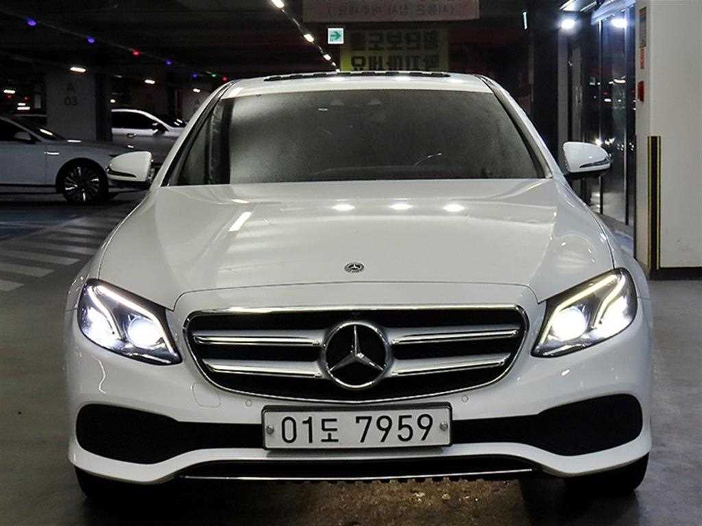 Mercedes Benz E class - Vista 2