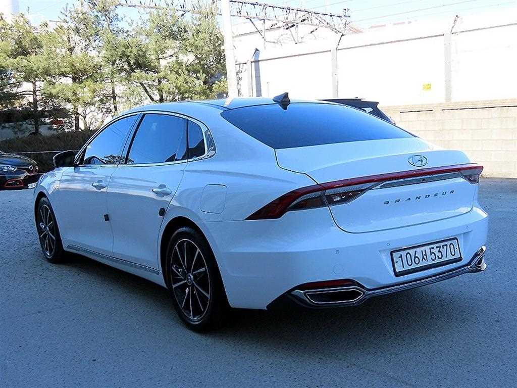 HYUNDAI Grandeur - Vista 3