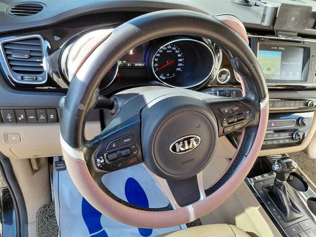 KIA Carnival 2016 Negro - Importación desde Corea - HF Imports Iquique - Foto 14