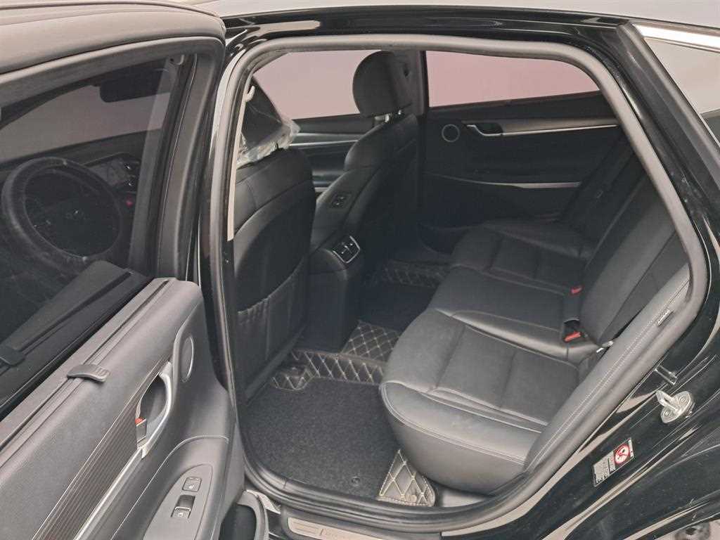 HYUNDAI Grandeur - Vista 12