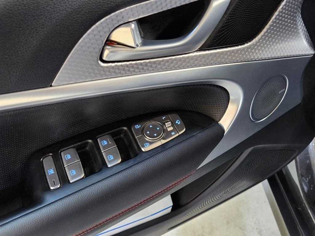 Genesis G70 - Vista 9