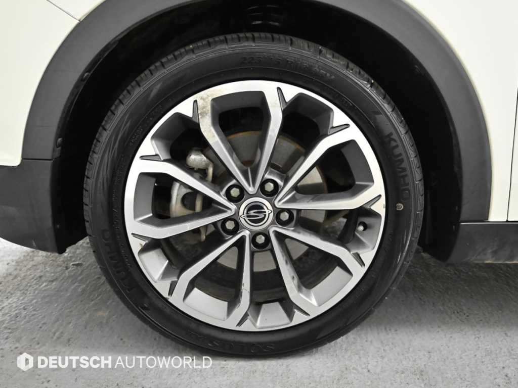 Ssangyong Tivoli - Vista 5