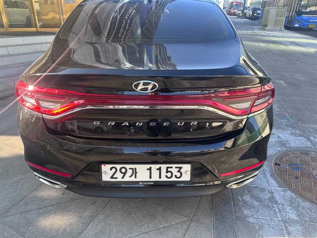 HYUNDAI Grandeur - Vista 7