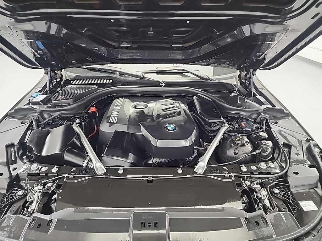 BMW 5 Series - Vista 5