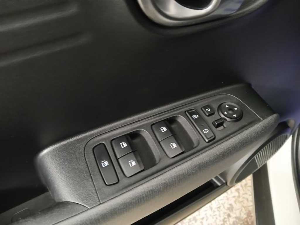 HYUNDAI Casper - Vista 10