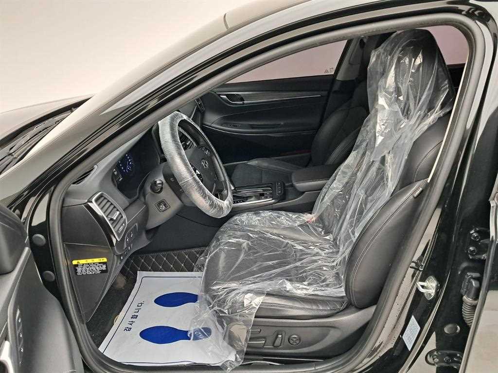 HYUNDAI Grandeur - Vista 11