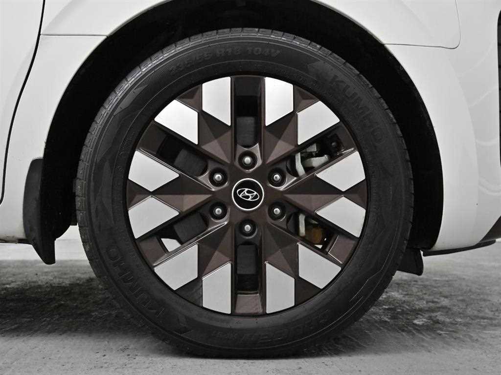 HYUNDAI Staria - Vista 5