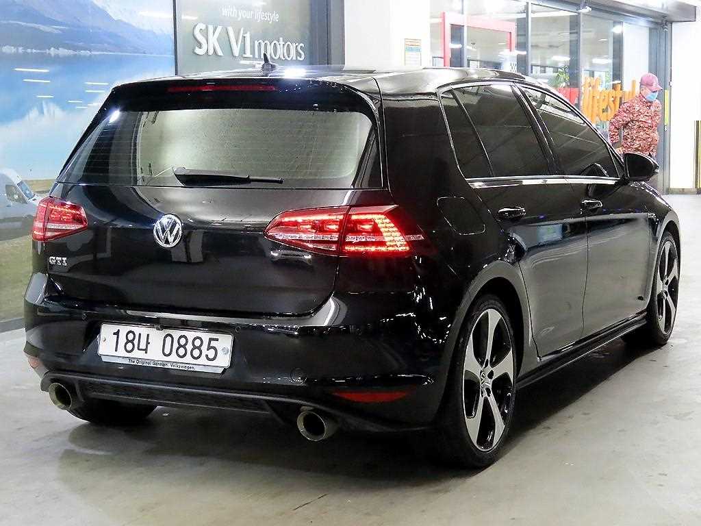 Volkswagen Golf - Vista 4
