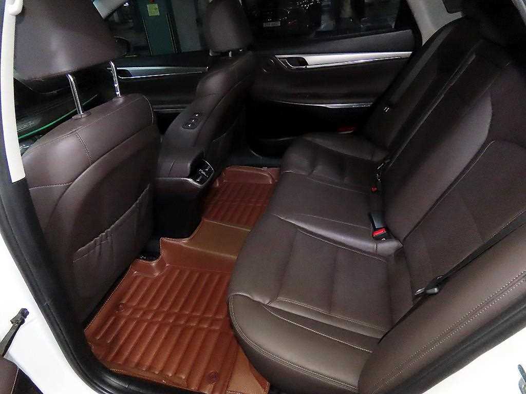 HYUNDAI Grandeur - Vista 7