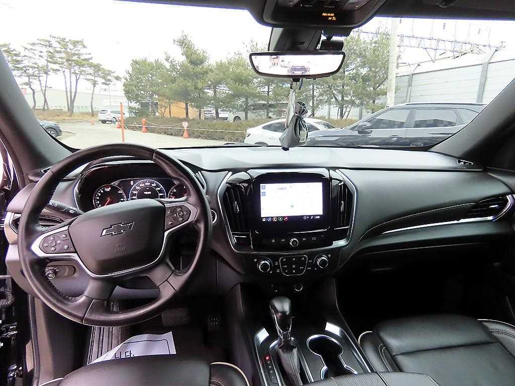 Chevrolet Travers - Vista 7