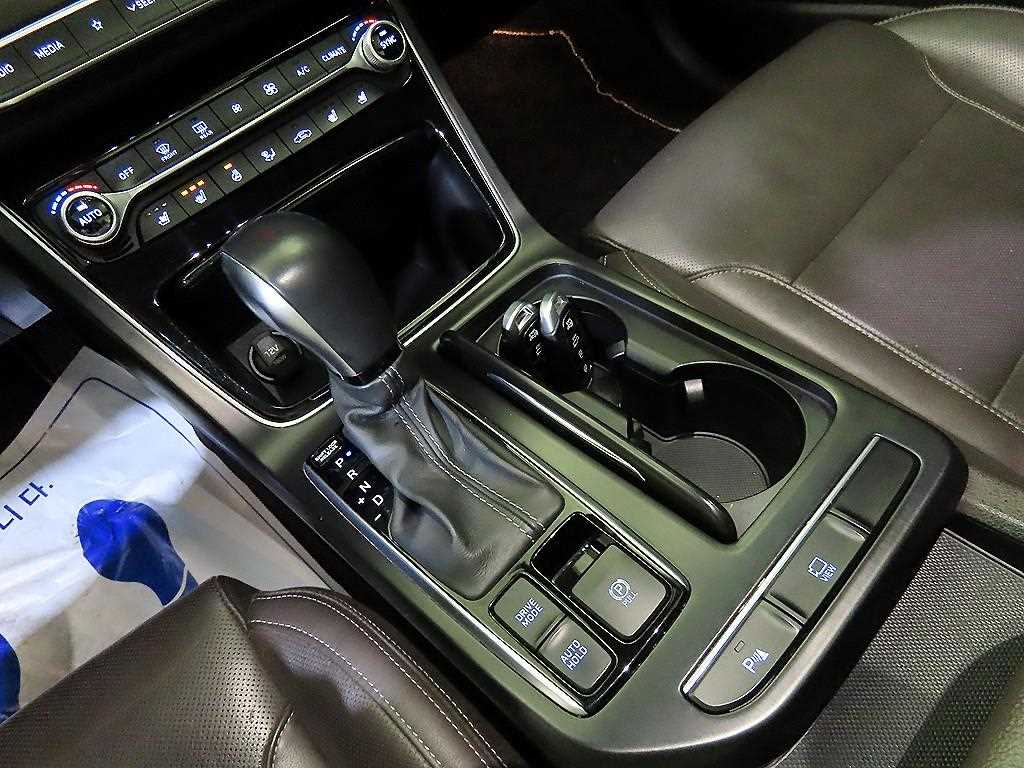 HYUNDAI Grandeur - Vista 12