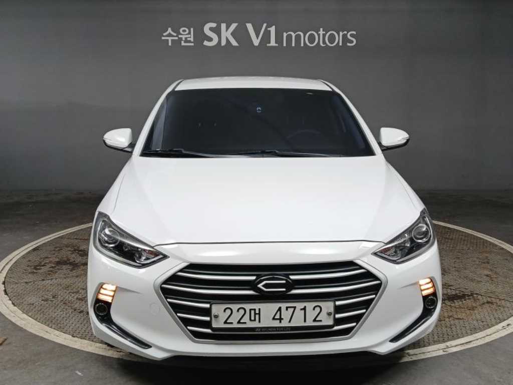 HYUNDAI Avante 2018 Blanco - Importación desde Corea - HF Imports Iquique - Foto 1