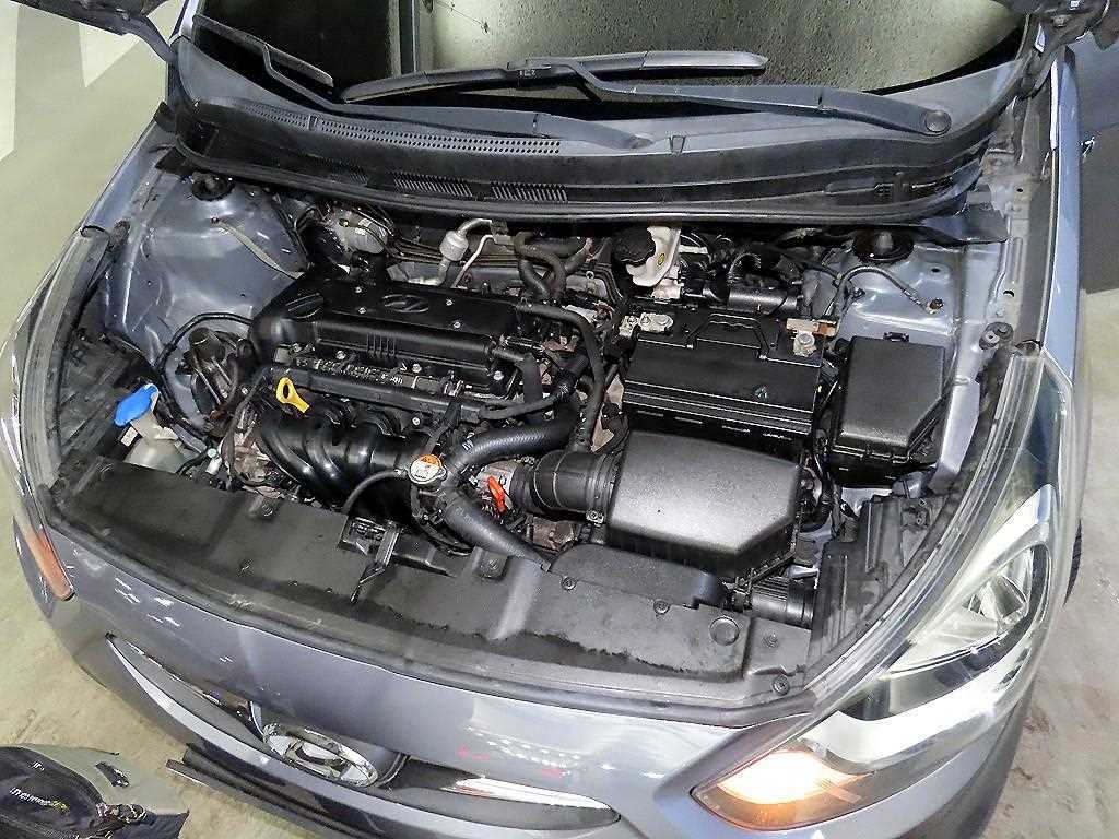 HYUNDAI Accent 2014 Gris - Importación desde Corea - HF Imports Iquique - Foto 17