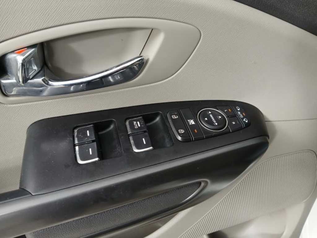 KIA Carnival - Vista 10