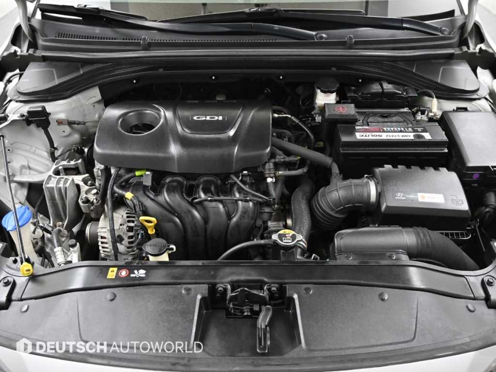 HYUNDAI Avante - Vista 6