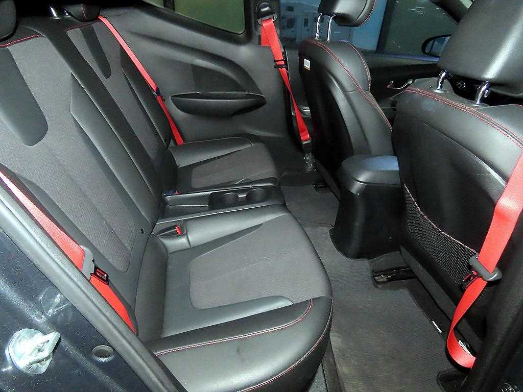 HYUNDAI Veloster - Vista 7