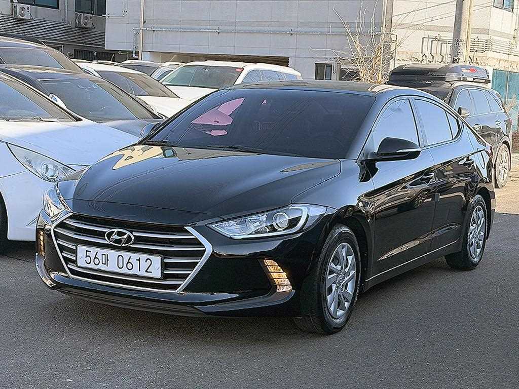 HYUNDAI Avante - Vista 2