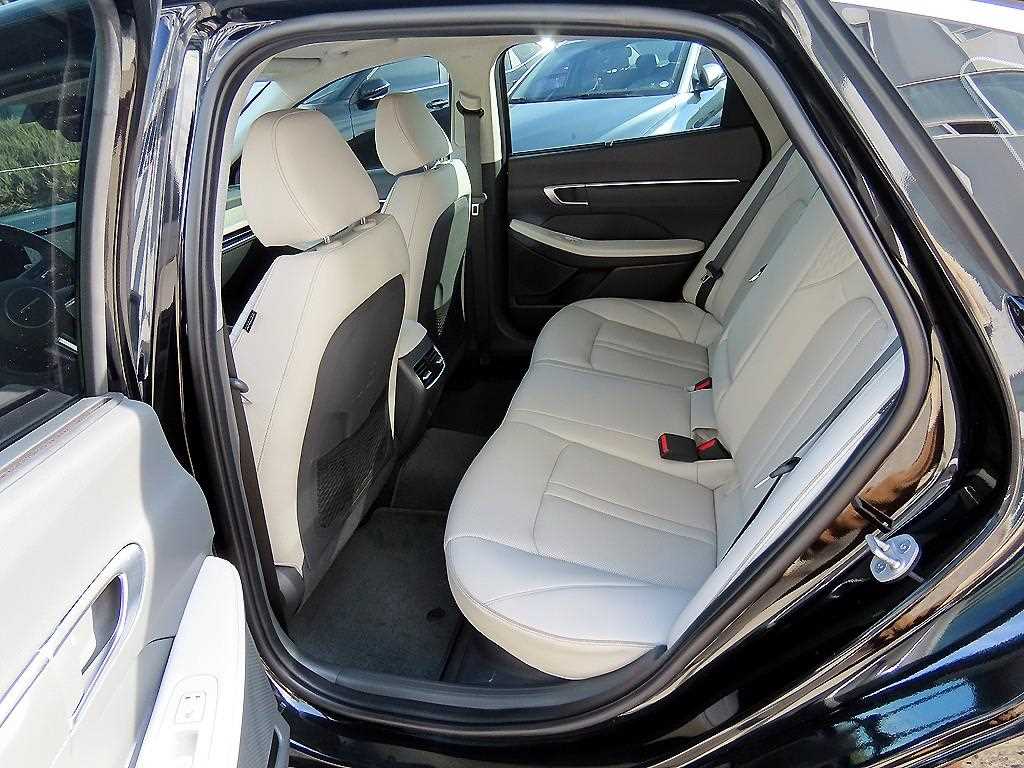 HYUNDAI Sonata - Vista 6