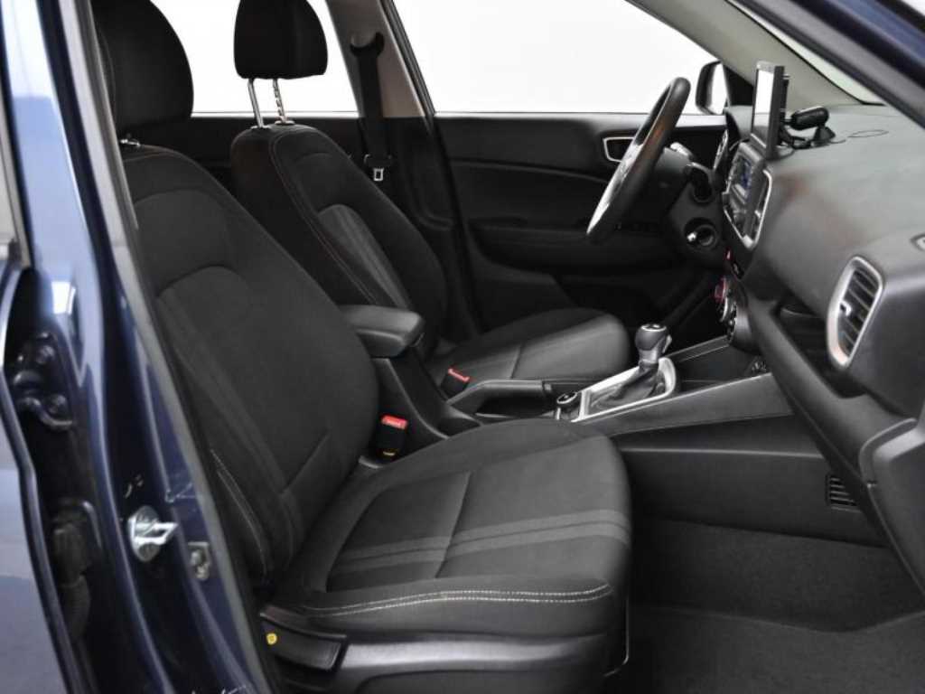 HYUNDAI Venue - Vista 10