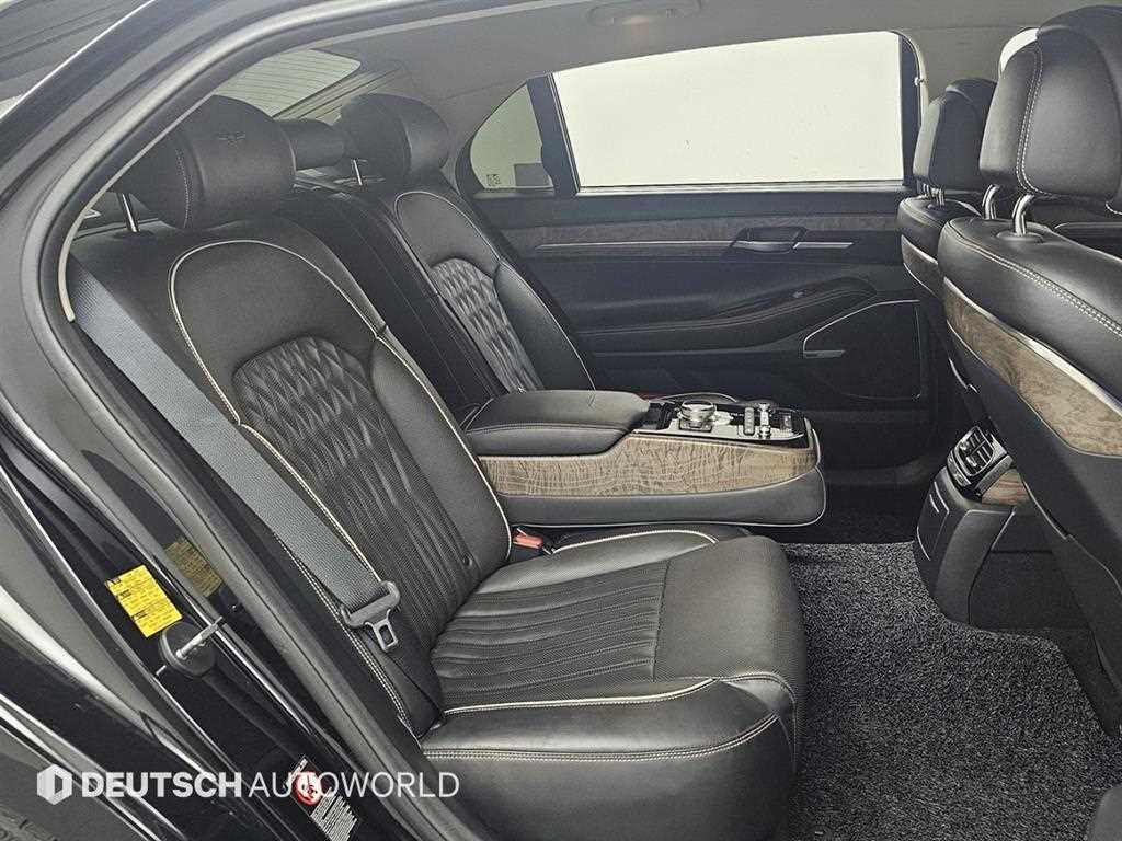 Genesis G90 - Vista 12