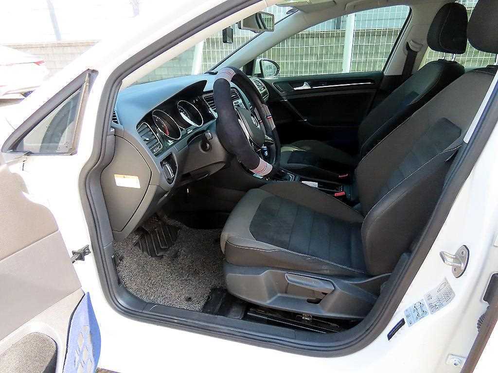 Volkswagen Golf - Vista 5