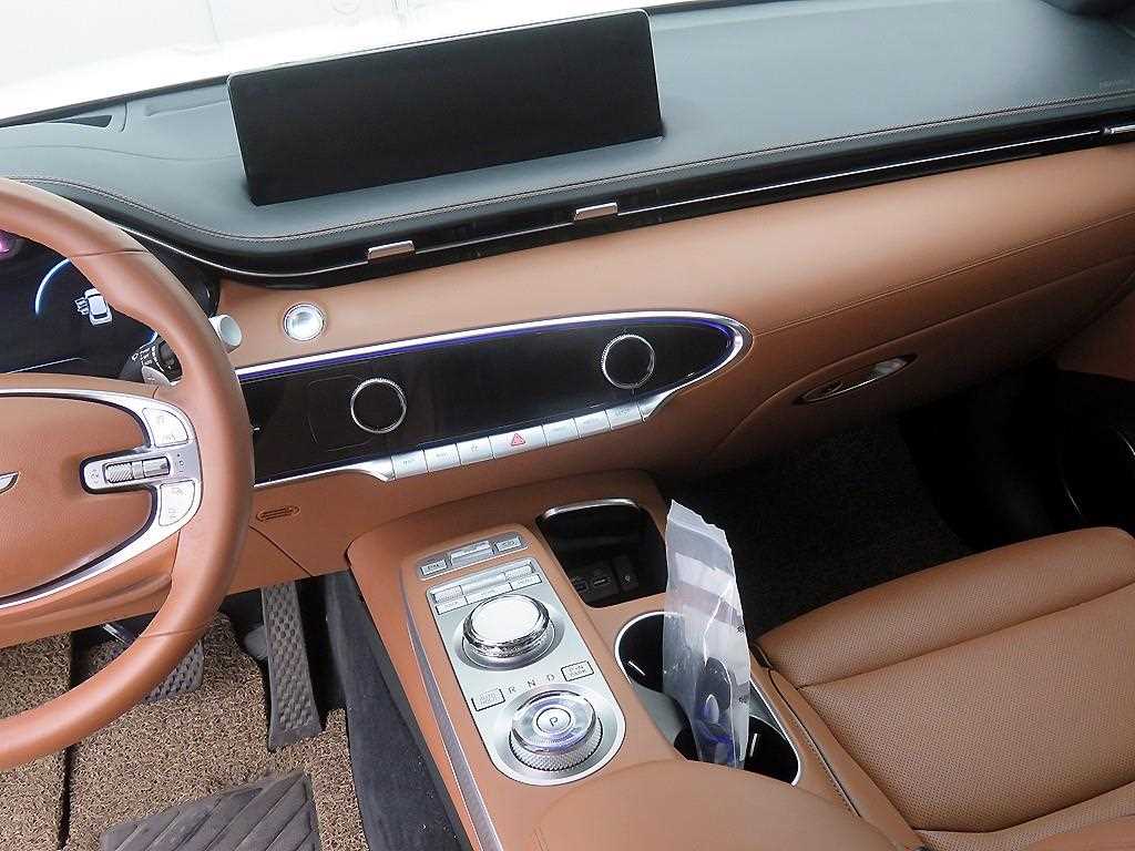 Genesis GV70 - Vista 11