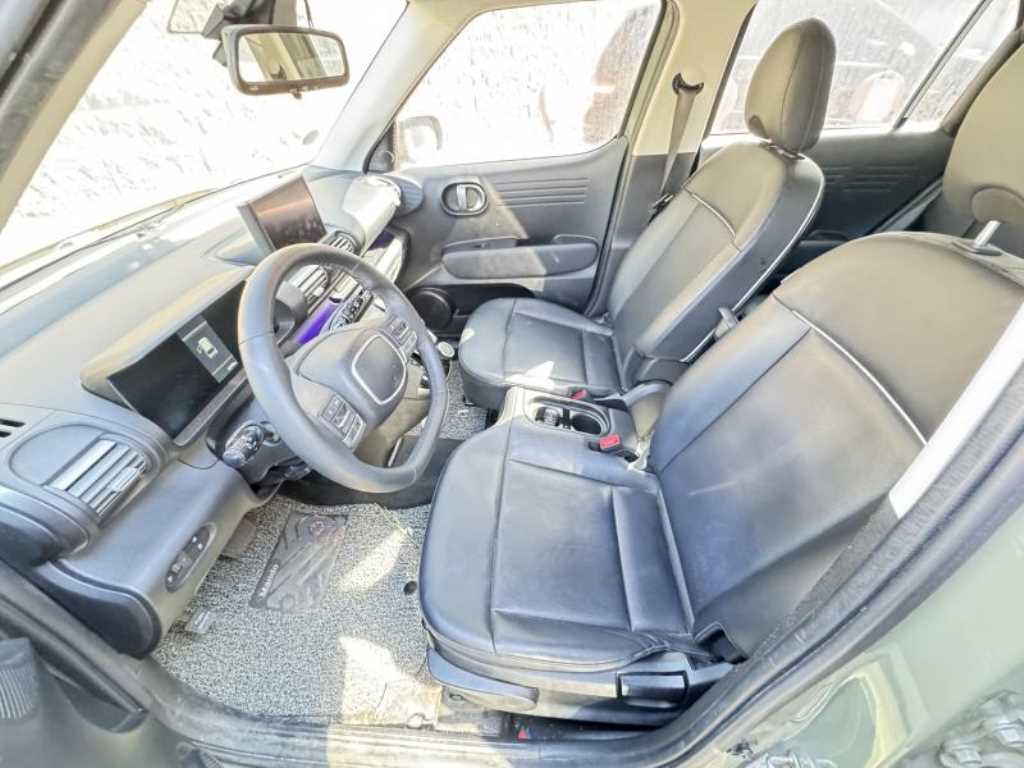 HYUNDAI Casper - Vista 11