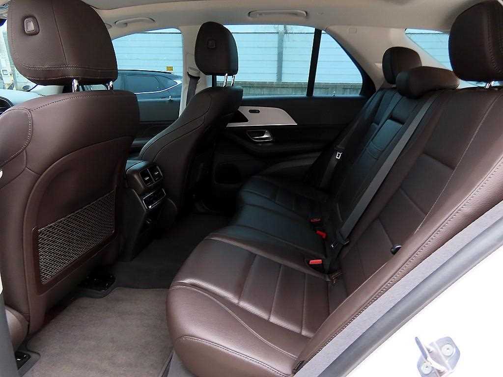 Mercedes Benz GLE Class - Vista 6