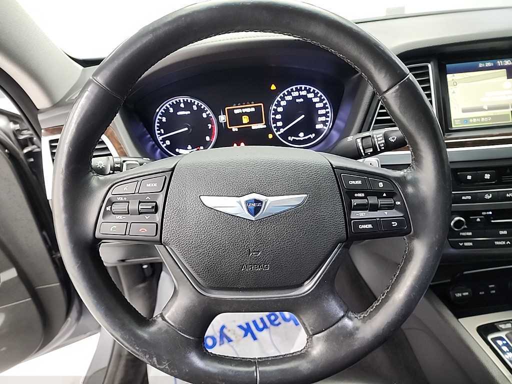 HYUNDAI Genesis - Vista 9