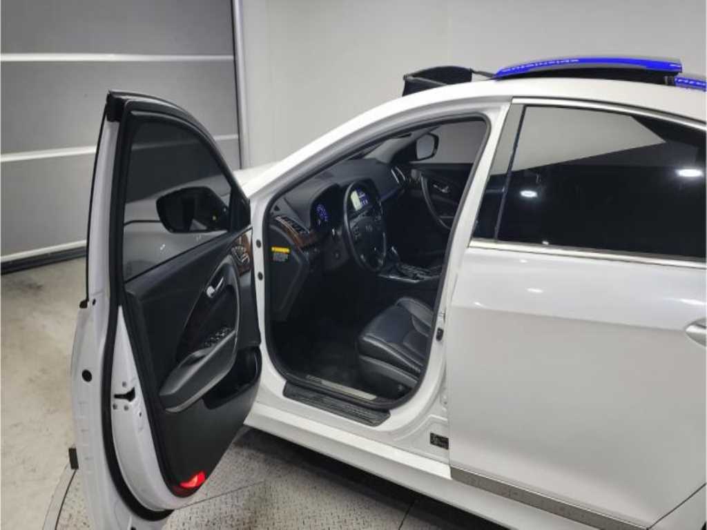 HYUNDAI Aslan - Vista 5