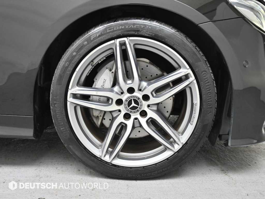 Mercedes Benz E class - Vista 5