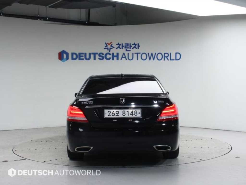 HYUNDAI Equus - Vista 4