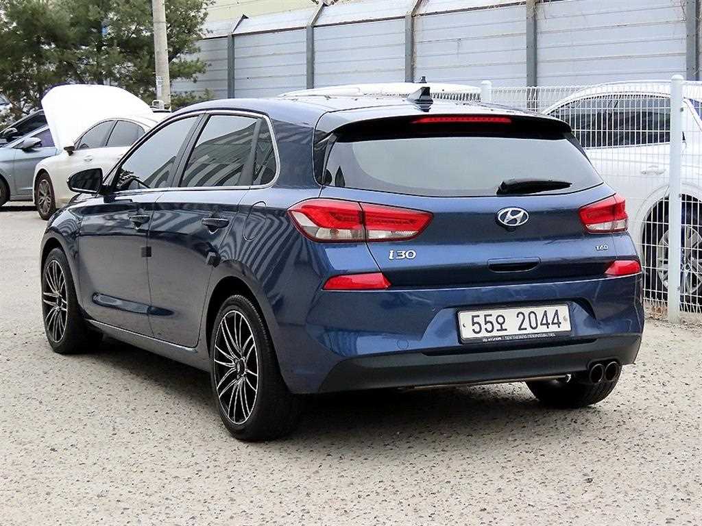 HYUNDAI i30 - Vista 3
