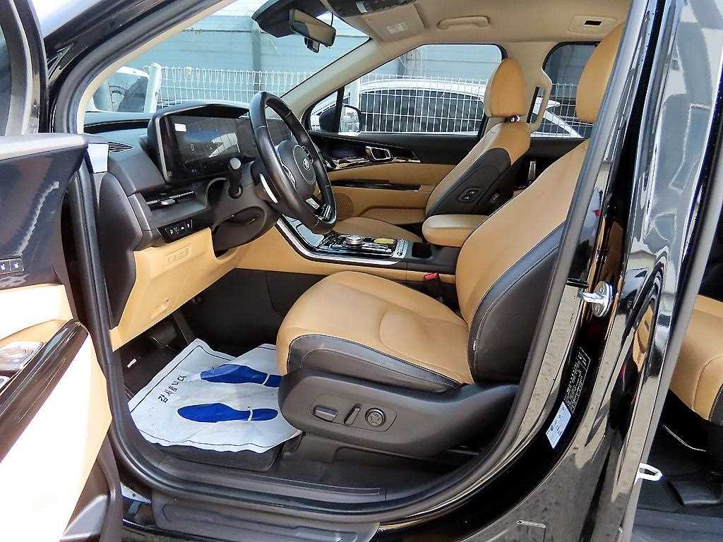 KIA Carnival - Vista 5