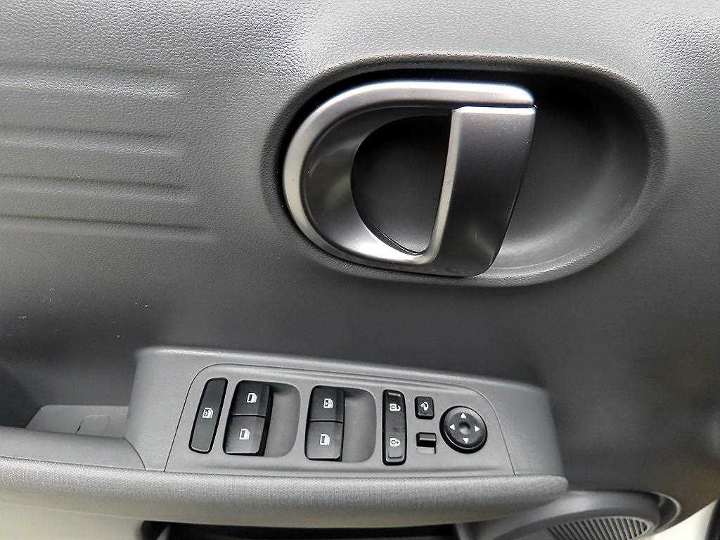 HYUNDAI Casper - Vista 11