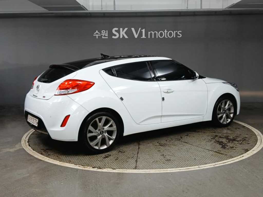 HYUNDAI Veloster - Vista 5